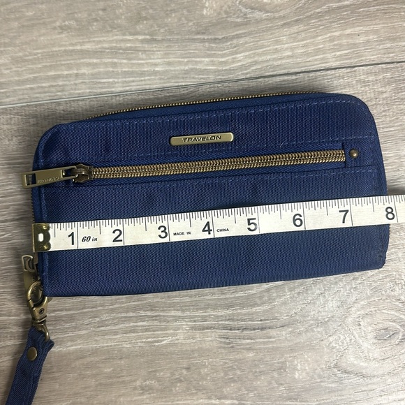 Travelon Blue Zip Around Wristlet Wallet - Picture 5 of 7